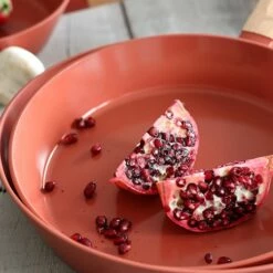 Poêle Ector Induction Aluminium Revêtu Manche En Bois 28 Cm Rouge 9 Poêle Ector Induction Aluminium Revêtu Manche En Bois 28 Cm Rouge -DE BUYER Ventes 108014 2 2 Poele Ector induction aluminium revetu manche en bois 28 cm rouge Ogo