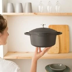 Cocotte Légère Ronde En Fonte D'aluminium 20 Cm 2,6 L Coloris Noir -DE BUYER Ventes 203002 2 3 Cocotte legere ronde en fonte d aluminium 20 cm 2 6 L coloris noir Mathon