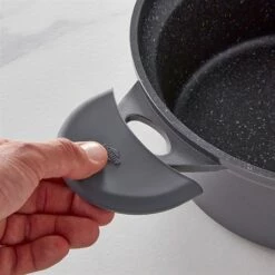 Set De 2 Maniques Grises En Silicone -DE BUYER Ventes 601201 2 4 Set de 2 maniques grises en silicone Inoxriv